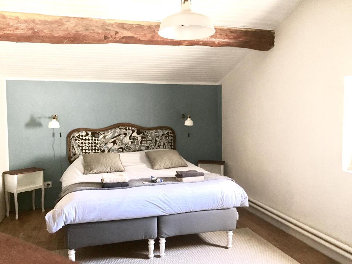 Mas De La Pauze Bed & Breakfast Reilhanette